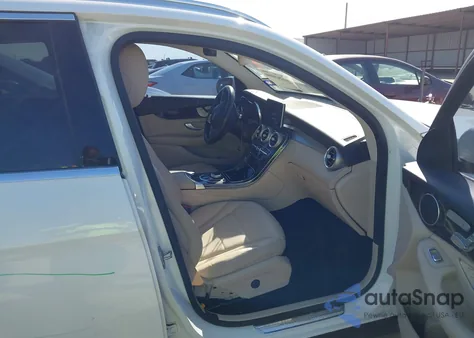 2017 Mercedes-Benz Glc 300 z USA, uszkodzony, nr VIN WDC0G4JB9HV005984